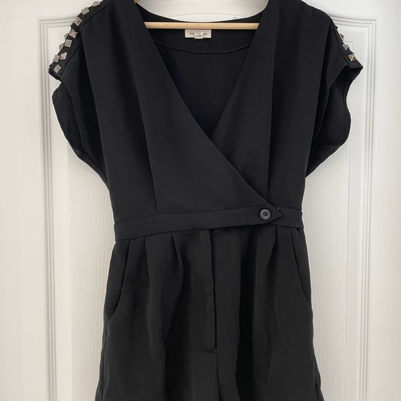 Black romper with metal detailing on shoulders - Picture 3 of 3